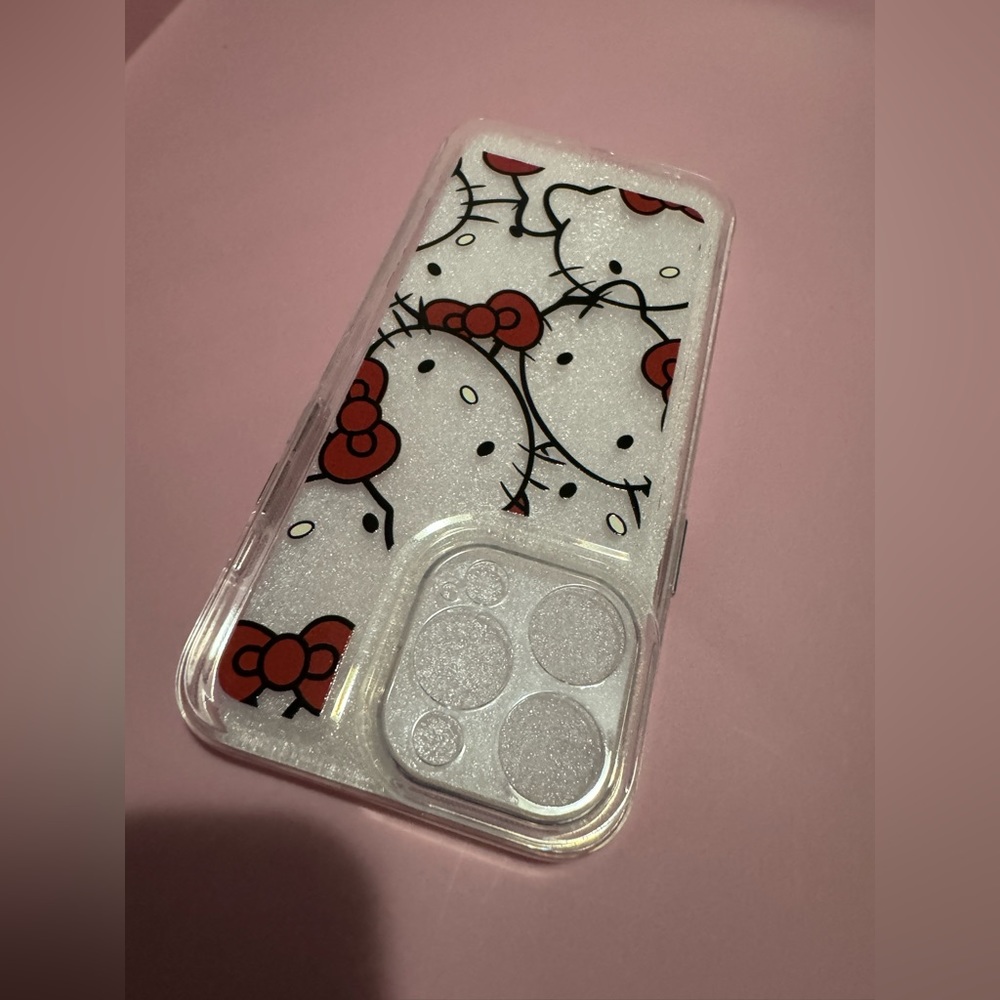 Hello Kitty Phone Case - Defect - Picture 2 of 3